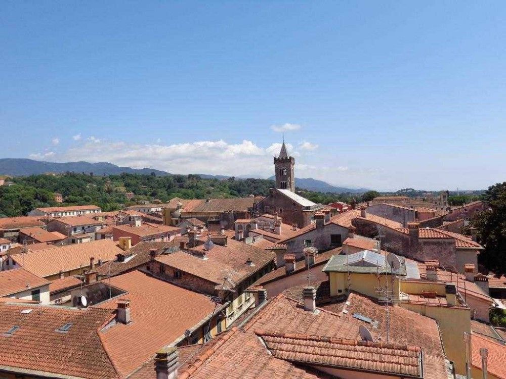 Bellissimo attico nel cuore del centro di Sarzana