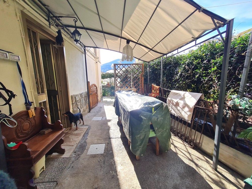 3,5 VANI CON GIARDINO ZONA COLLI