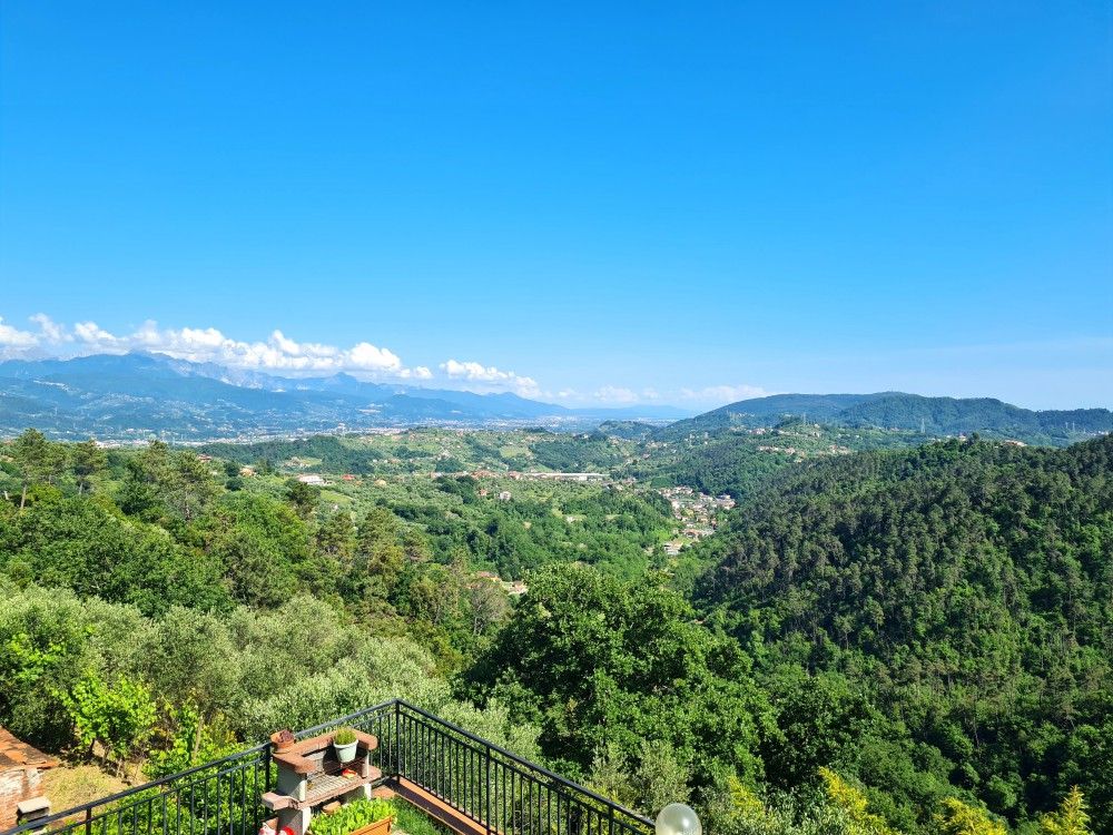 Vezzano Casa indipendente con giardino