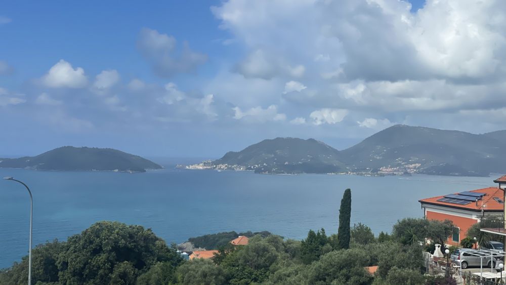 AFFITTO A LA SERRA DI LERICI